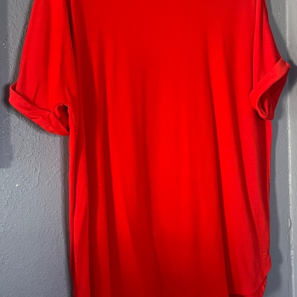 Crown & Ivy Casual Blouse Women’s XL Roll Sleeves Hi-Low Solid Red Dressy Casual - Picture 4 of 7
